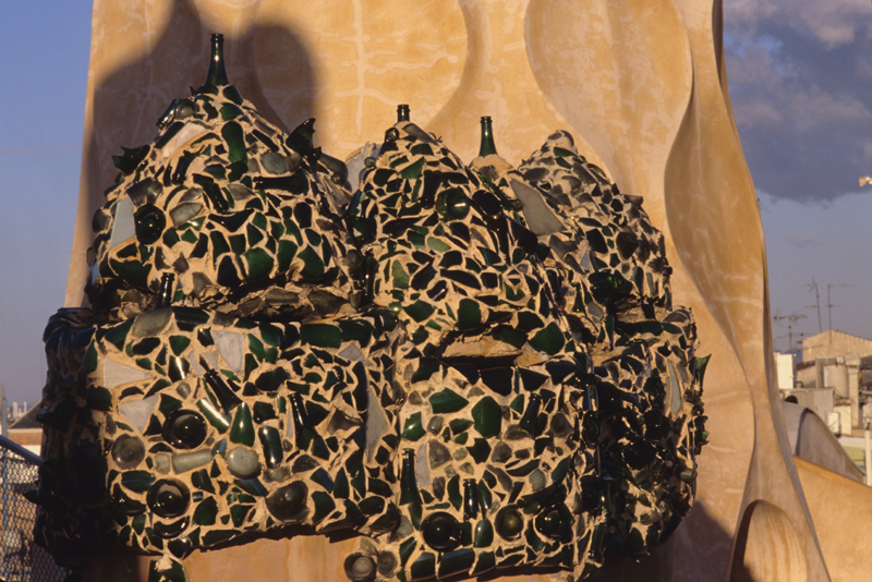 10 Green bottles sitting in the wall - Gaudi mosaic