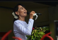 Aung San Suu Kyi speaks to an impassioned crowd of NLD supporters at the thankyou speech