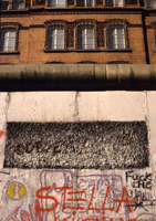 The Berlin wall : Stella ;f@ck the wall